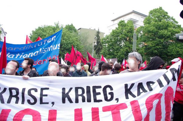 Revolutionärer Erster Mai: Zehntausende demonstrieren trotz Polizeiprovokationen vor der SPD-Zentrale!