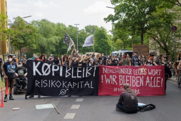 Protest und Widerstand gegen die Räumung der Köpi-Wagenburg